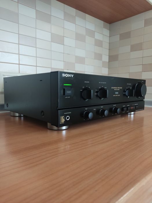 Integrated stereo amplifier Sony TA-F270