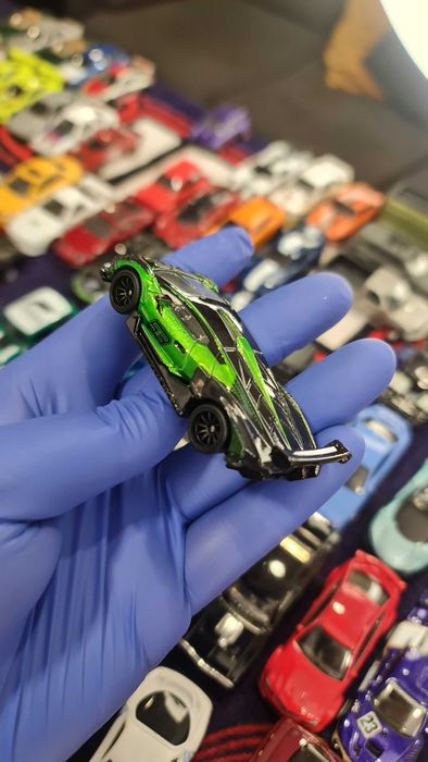 Hot WHEELS Premium - Envy 5 Pack