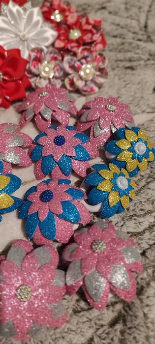 Украшения для волос "Цветы" из фоамирана и репсовой ленты резинки