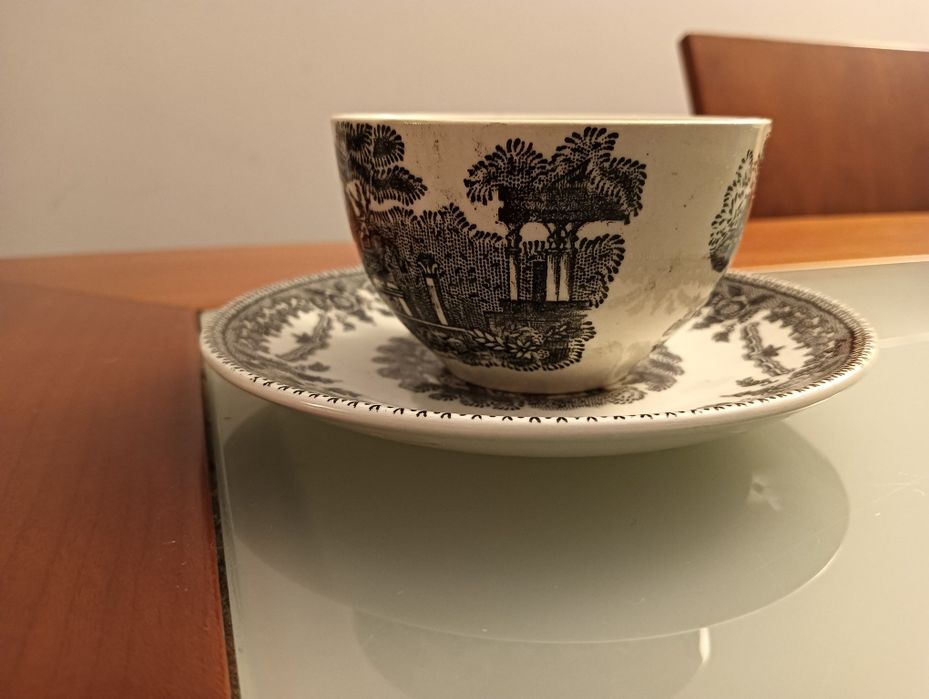 Porcelana Muito Antiga e Rara- Chávena e pires Estátua	GILMAN & C.ta*