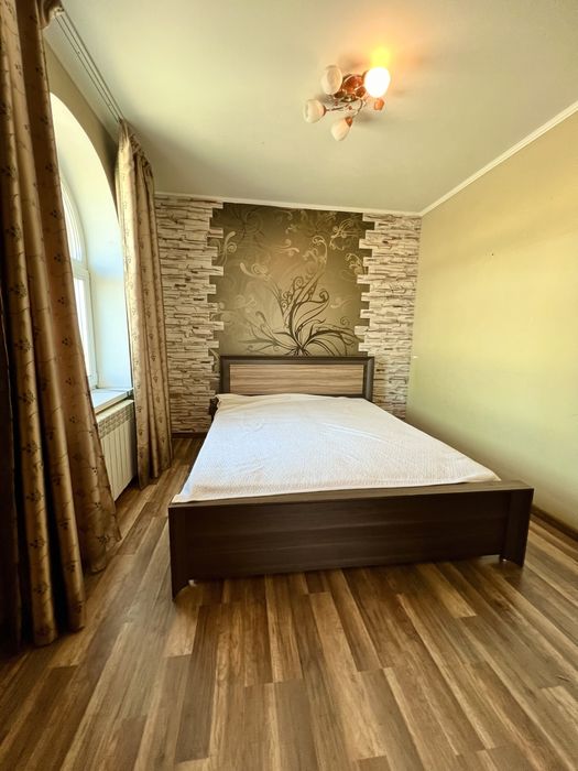 Продаж будинку з магазином на 1 поверсі!