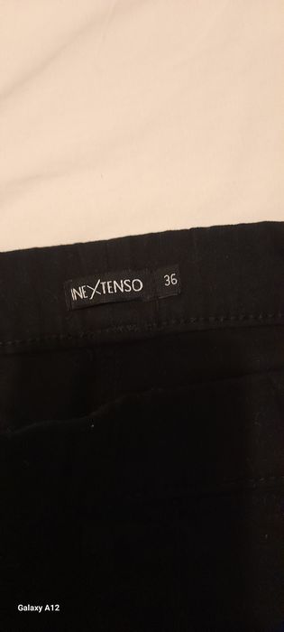 Saia preta elástica