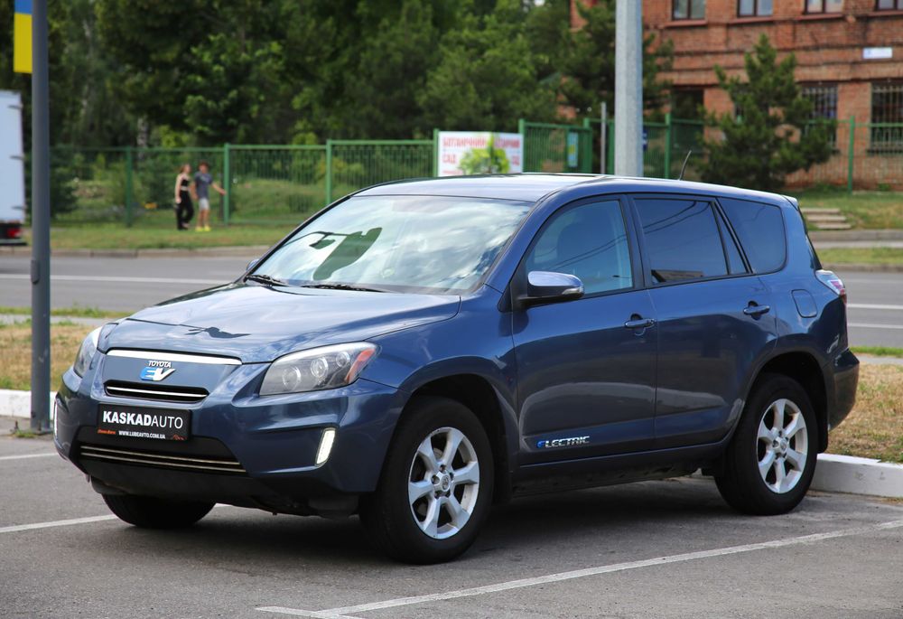 Продам Toyota RAV 4 EV