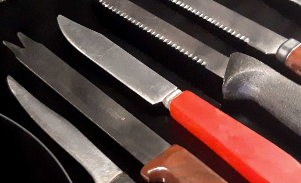 Набор столовых ножей импортных б/у цена за все