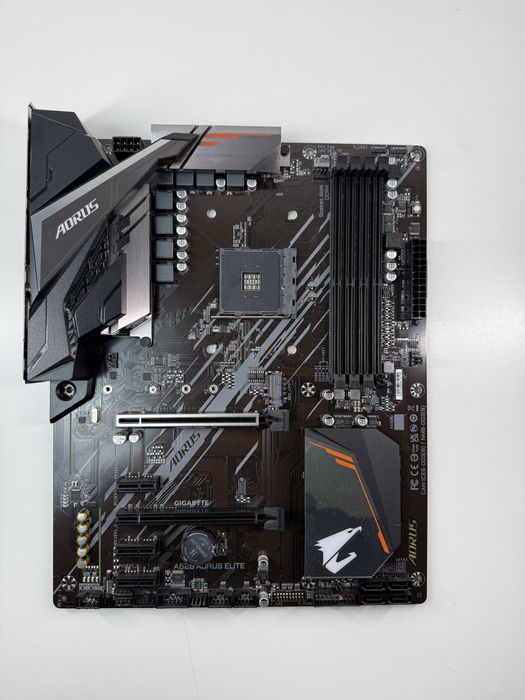 Материнська плата GIGABYTE A520 Aorus Elite / AM4 / AM5 / B450 / B550 / A320 / AMD / Ryzen