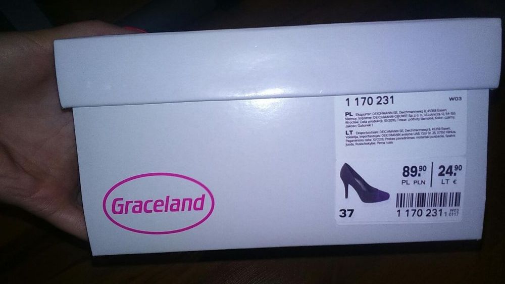 Czarne buty na obcasie