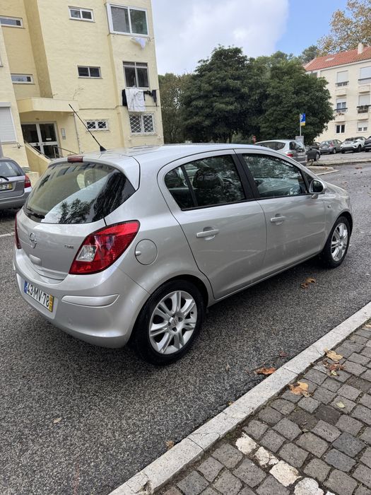 Opel corsa bem estimado.