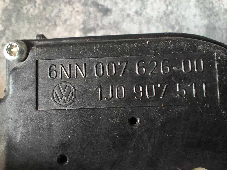 Моторчик сервопривід заслінки пічки VAG   1J0907511  /  6NN00762600