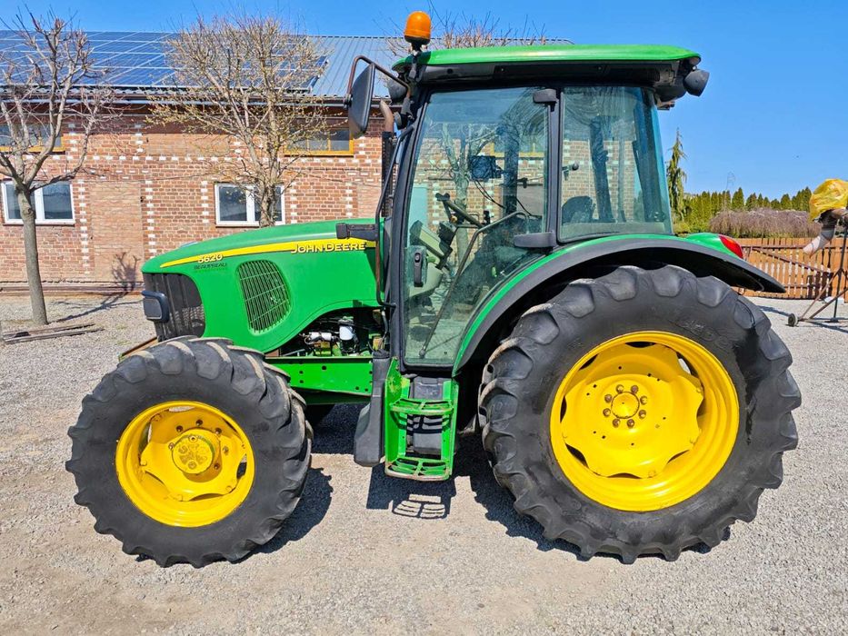 Ciągnik John Deere 5620 Cena brutto
