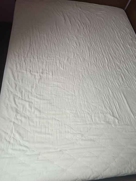 Ліжко 1.45*1.95 з матрацом та наматрацником