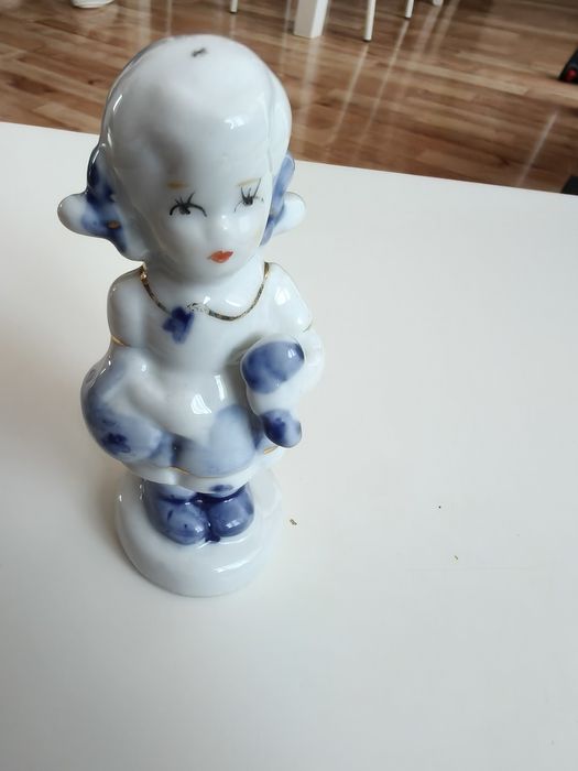 Figurka "dziewczynki"ozdoba z czasów PRL-u