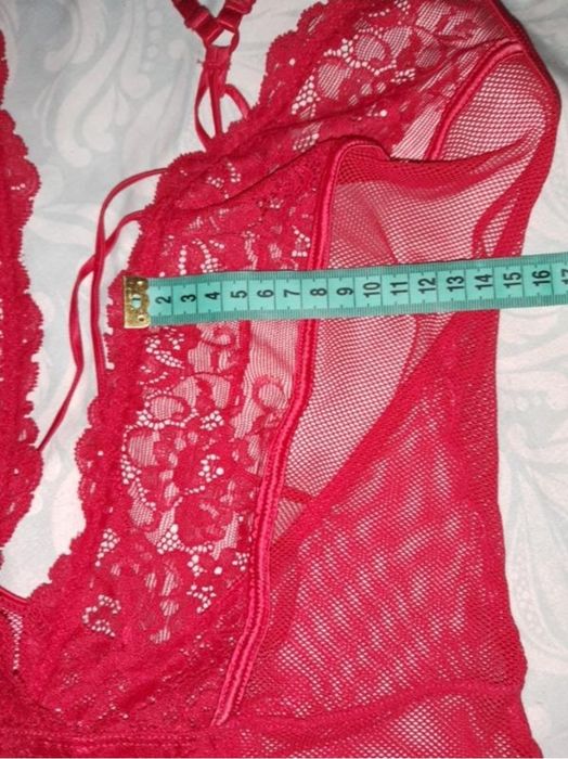 Боди красное на М