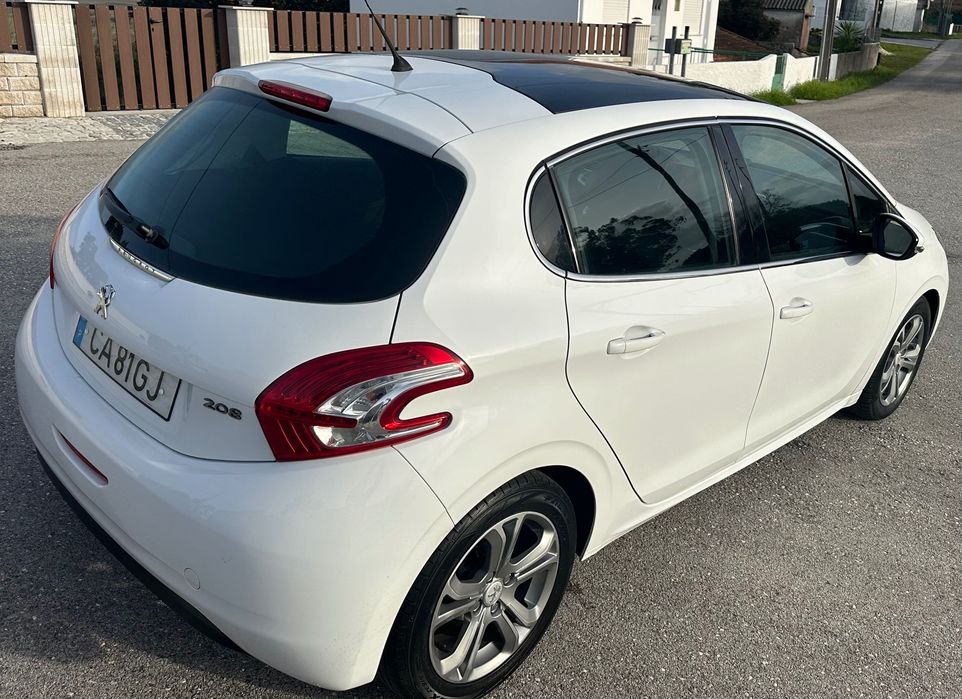 Peugeot 208 1.4HDI Panorâmico