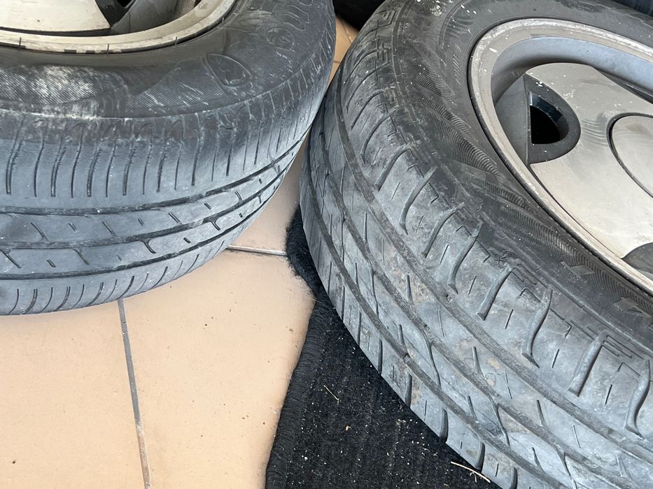 4 jantes 14 especiais (3 furos) com pneus 165/65 R14