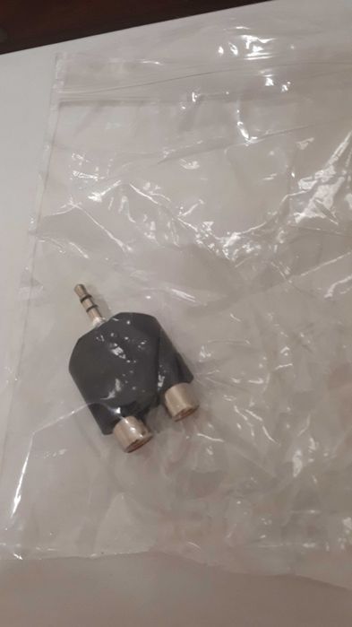 Conector divisor av áudio