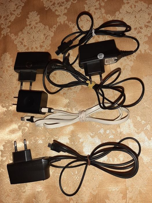 Зарядки для мобильных телефонов