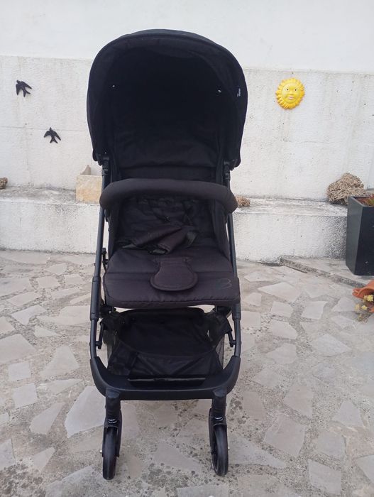 Carrinho de bebé COMO NOVO