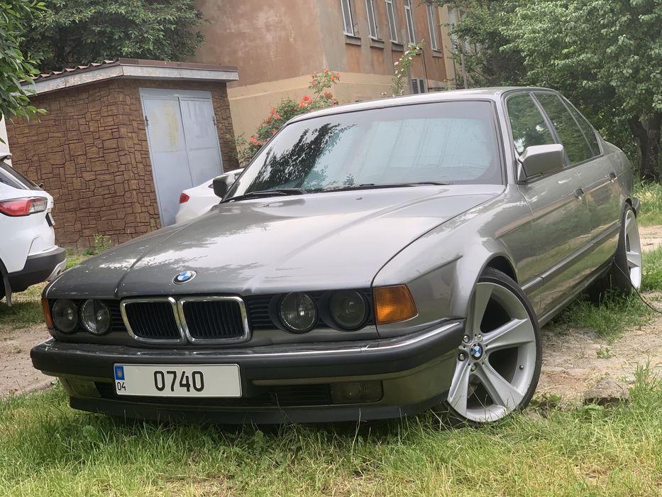 BMW e32 м30б30 1993г