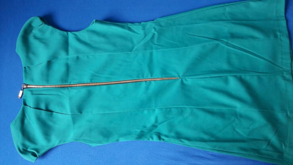 Sukienka 36 S ze złotym zamkiem