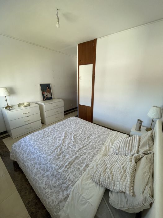 Quarto na maia para joven trabalhadora ou estudante