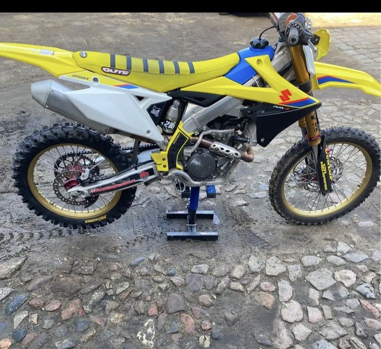 Cross SUZUKI RMZ250
