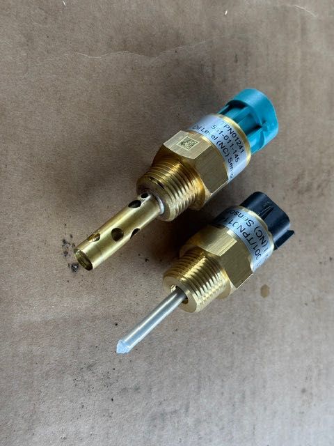 CZUJNIK SENSOR KRUSZARKA przesiewacz cat deutz volvo nowy