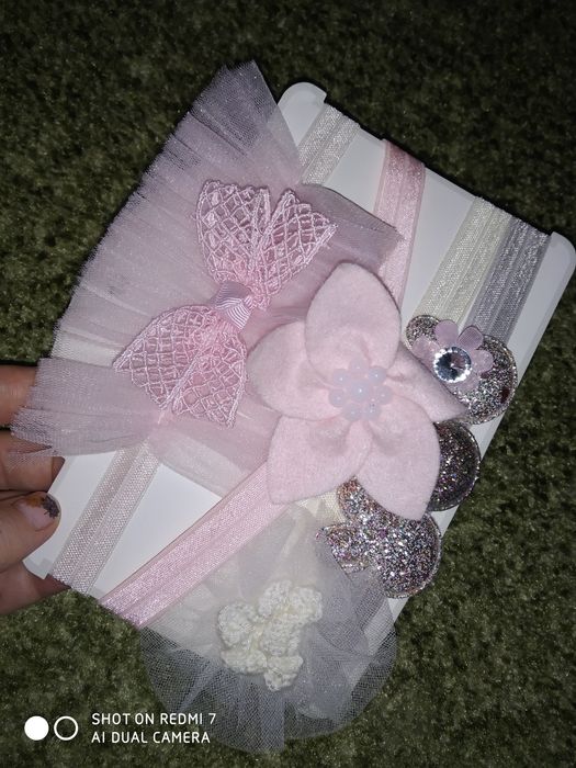 На дівчину на голову пов'язки 4 штук