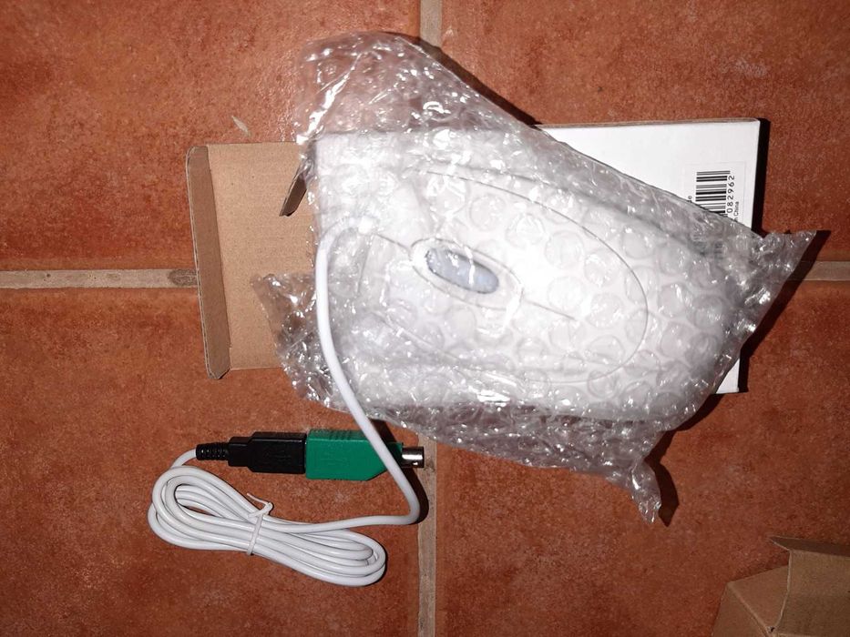 New mouse with packaging64553311805059121