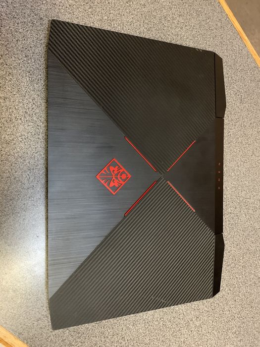 Реально игровой HP Omen 15-ce0021a i7 7700Hq Nvidia 1050 SSD512 RAM16