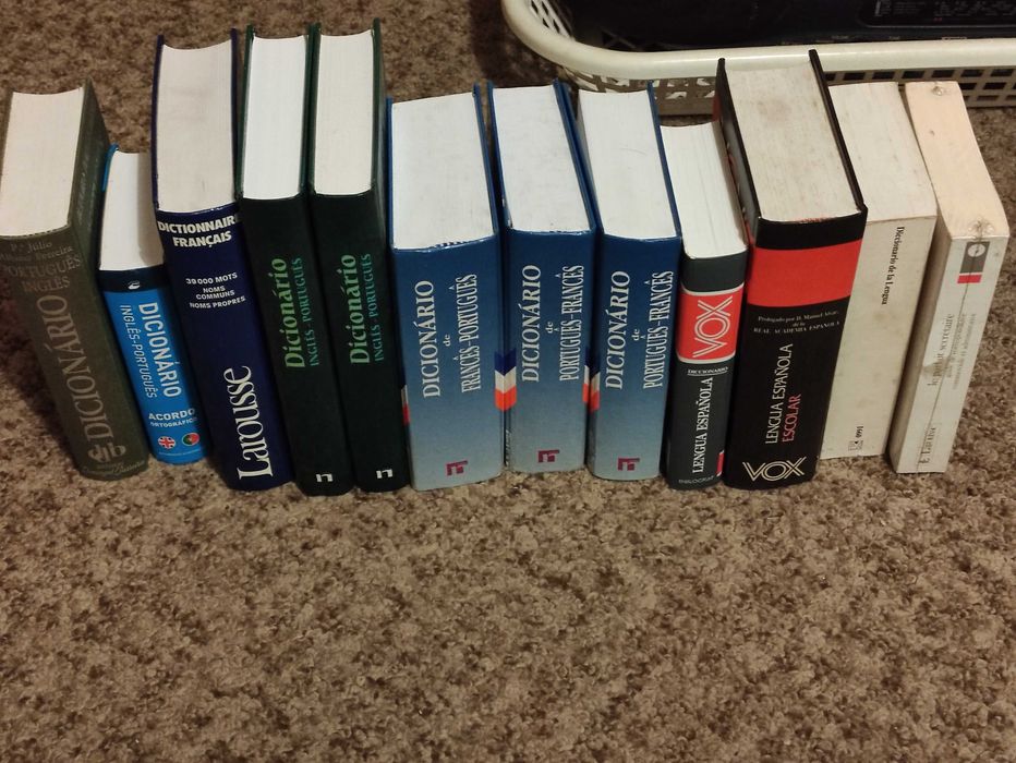 Dicionarios novos de linguas Inglês Espanhol Francês