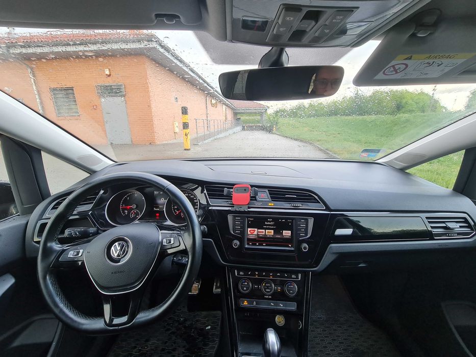 VW TOURAN FULL LED kamera hak panorama 2.0 150km automat