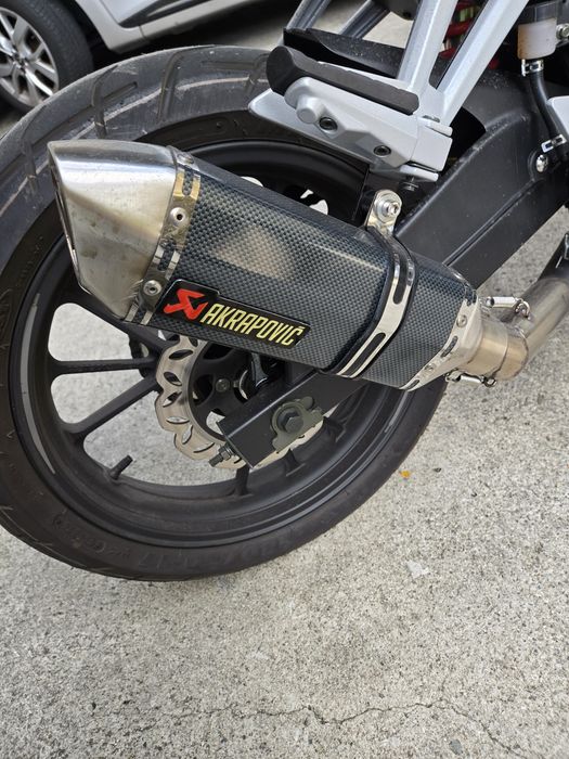 UM 125cc 2022 de garagem