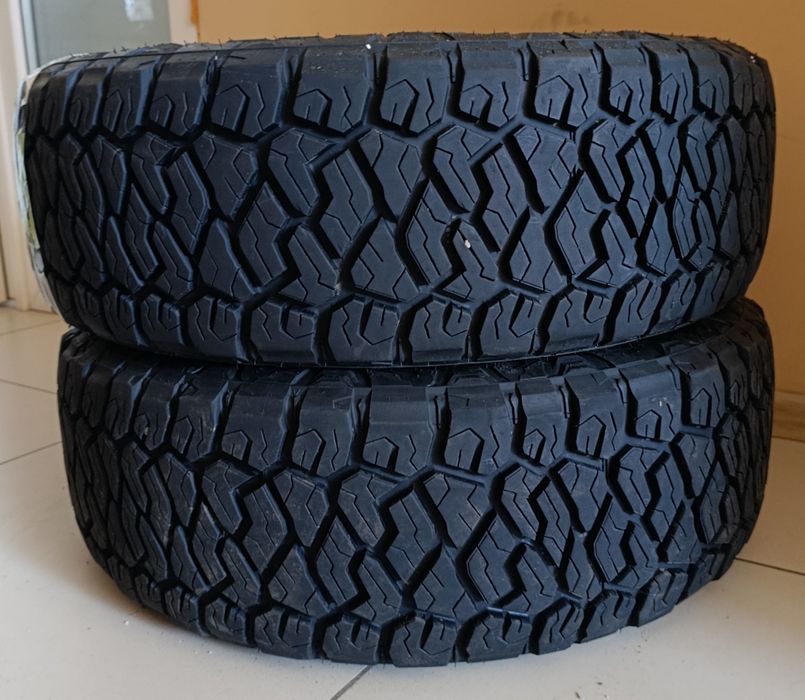 Пара шин б/у 225/60R17 103H Maxxis Razr AT