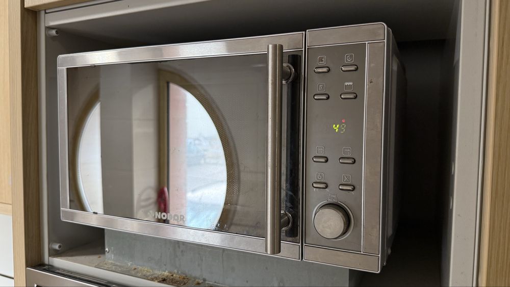 Micro-ondas Nodor de encastre inox com grill – 20L
