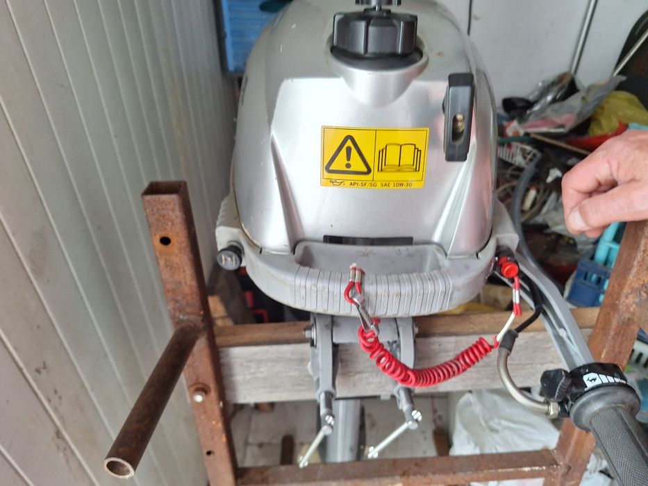 Sprzedam silnik Honda BF 2.3 koni