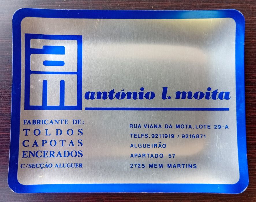 Conjunto de cinzeiros antigos em alumínio