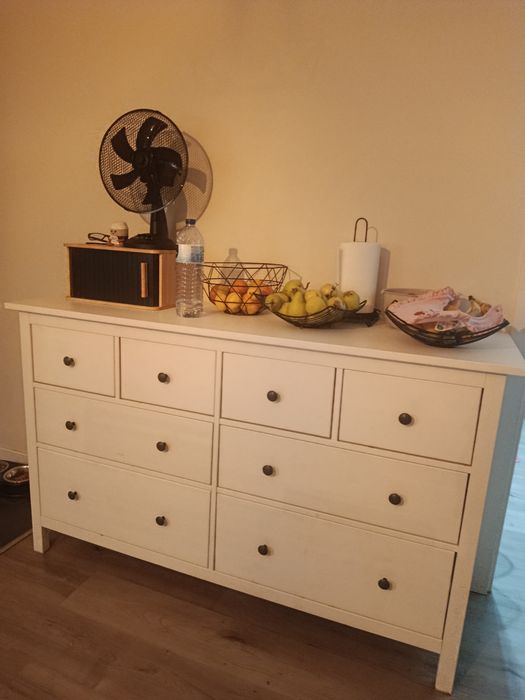 Cómoda HEMNES Ikea