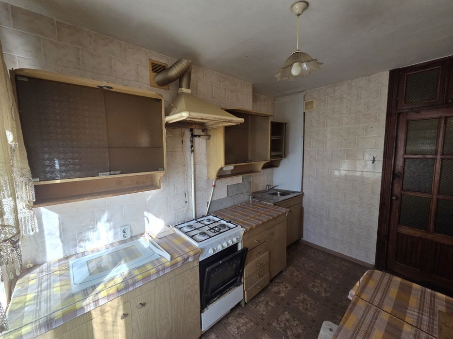 Продам 2к ул. Олега Ольжича 1Б