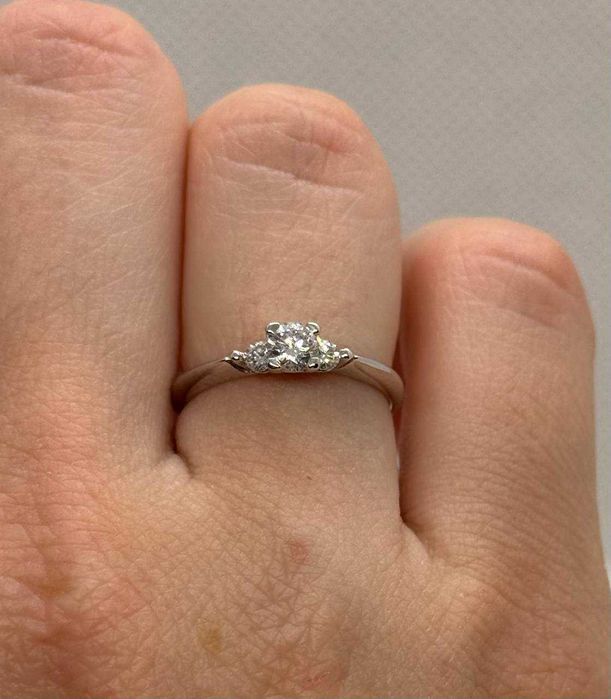 каблучка з діамантами