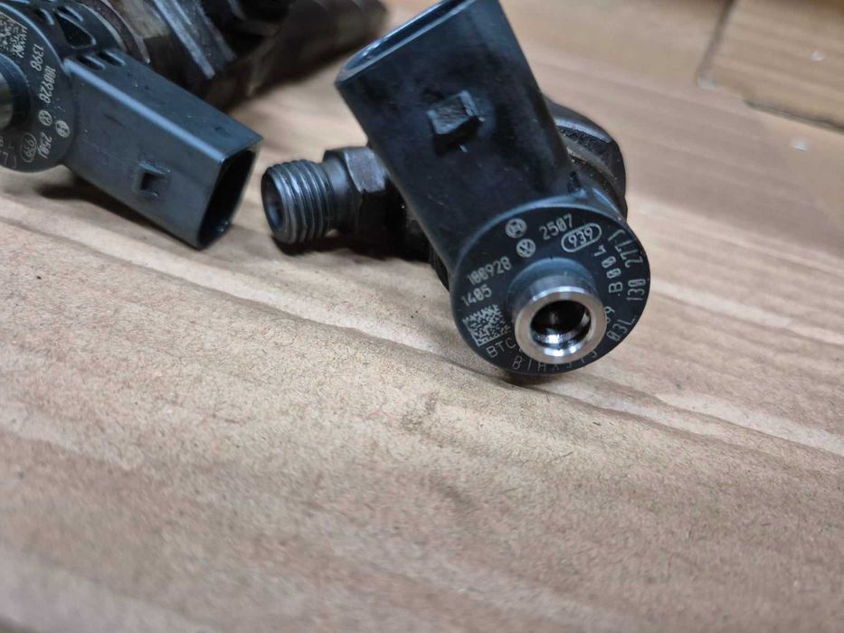 Паливна форсунка 2.0TDI Audi VW Skoda Seat 03L130277J