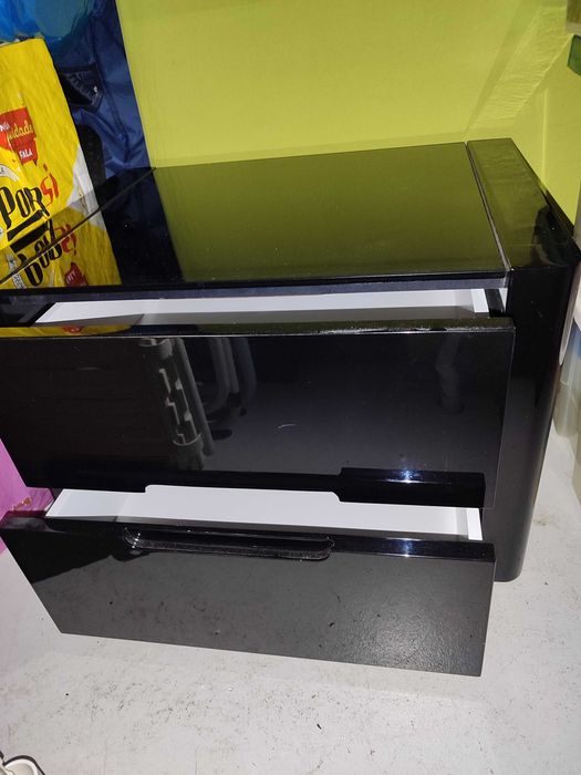 Mesa com vidro temperado