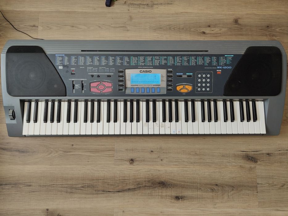 Teclado Casio wk 1200 para desocupar