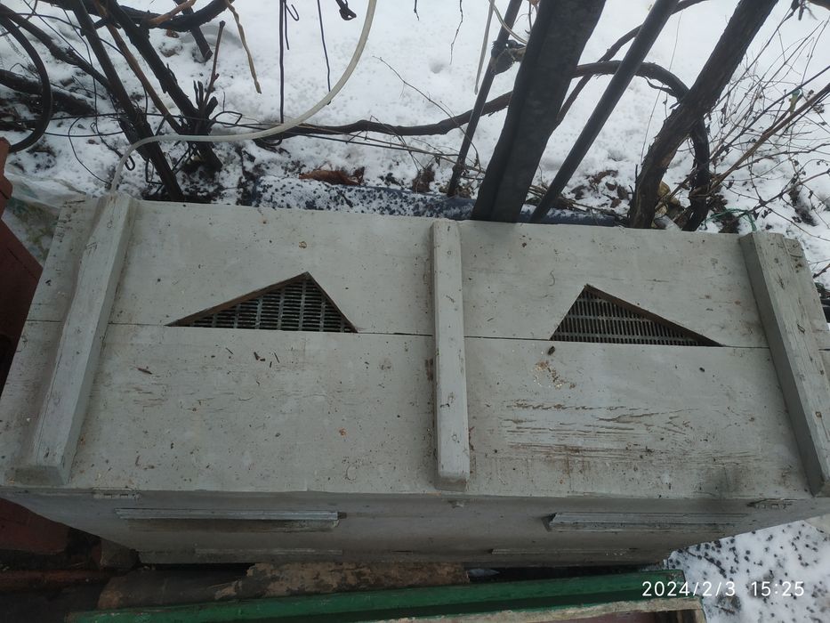 Улики для пчел украинка