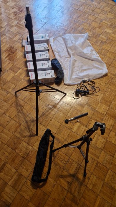 Zestaw oświetlenia studyjnego – softbox 4x85W + statywy
