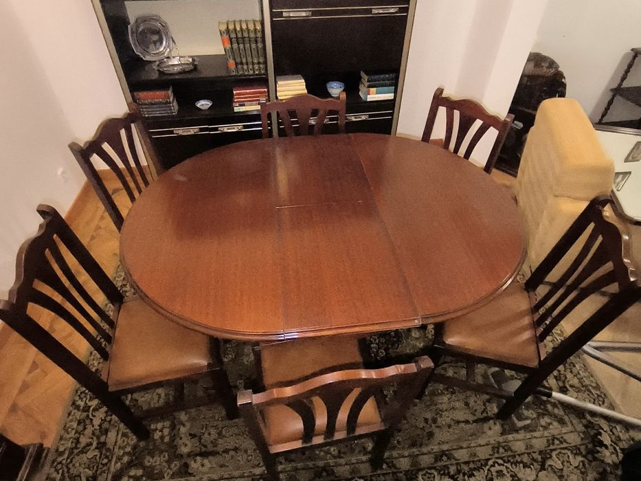 Mesa de jantar com 6 cadeiras