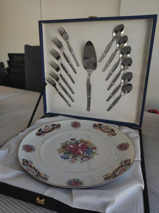 Conjunto prato + talheres