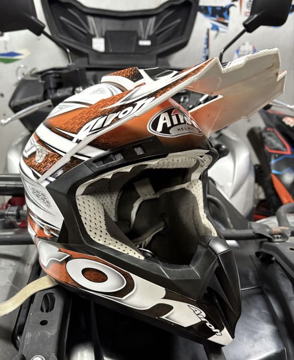 Продам шолом airoh