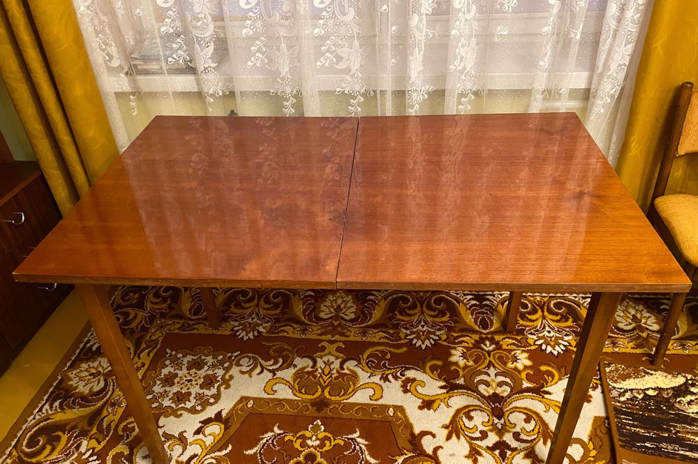 Stół z czasu PRL 170x75x75 wysoki połysk