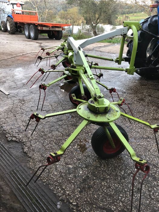 Espalhador de erva Claas