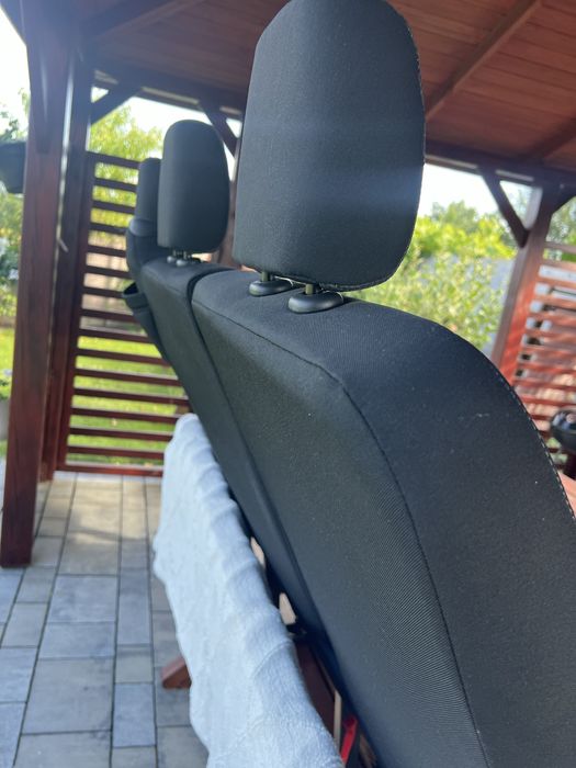 Siedzenie , lawka  srodkowy rzad opel  trafik nissan